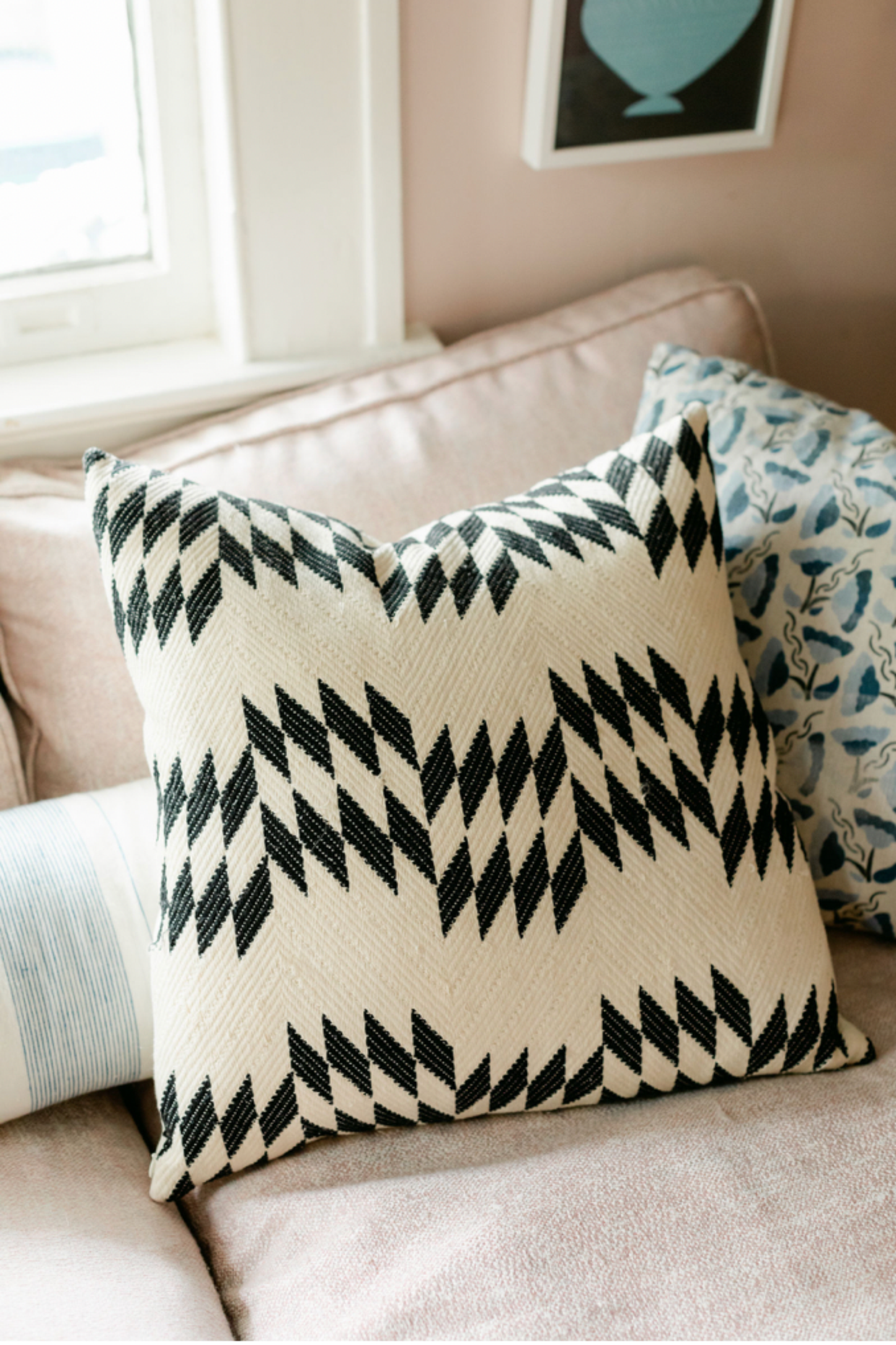 Almolonga Quilt Pillow - Black and Natural White - 20" x 20"