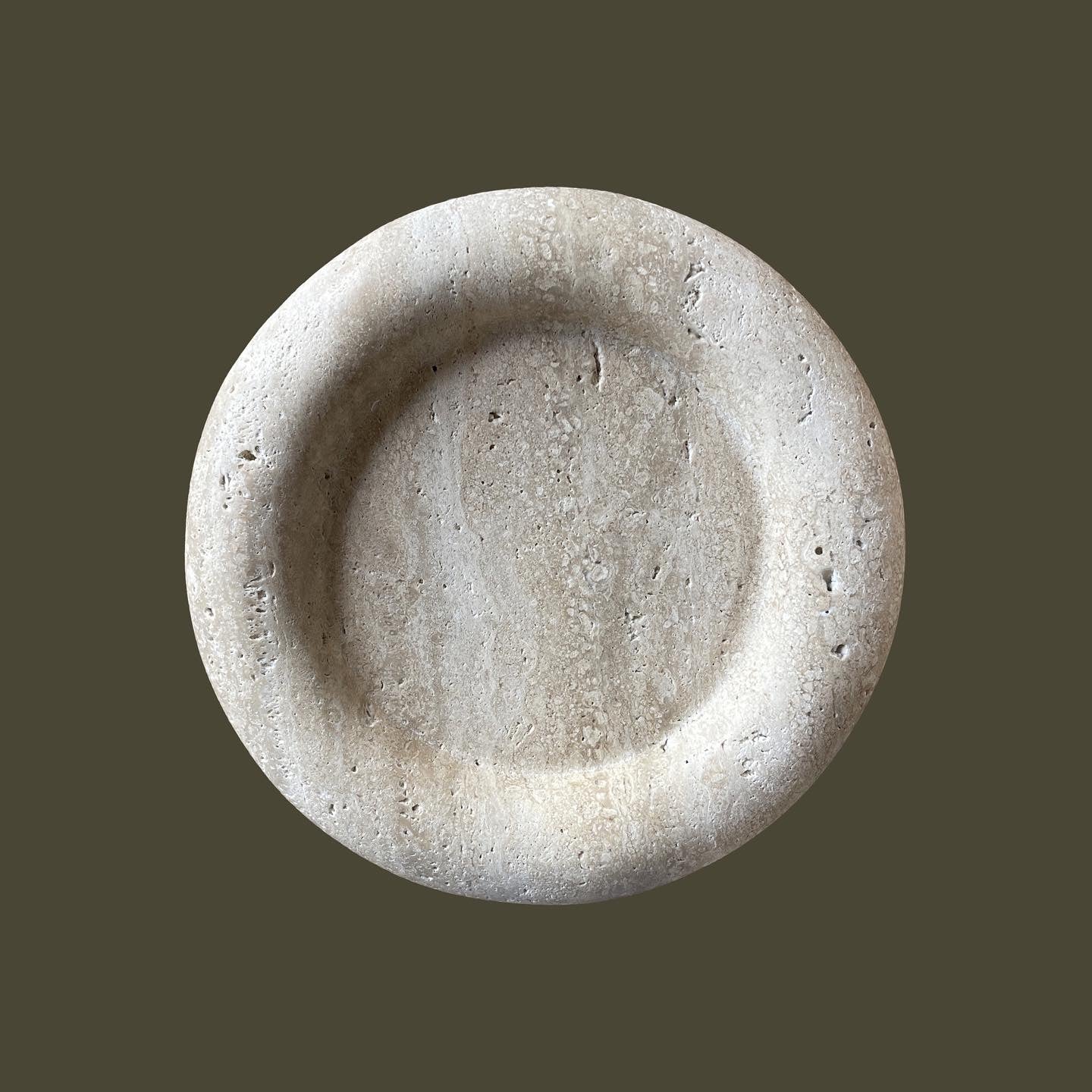 Olli Catch in Travertine