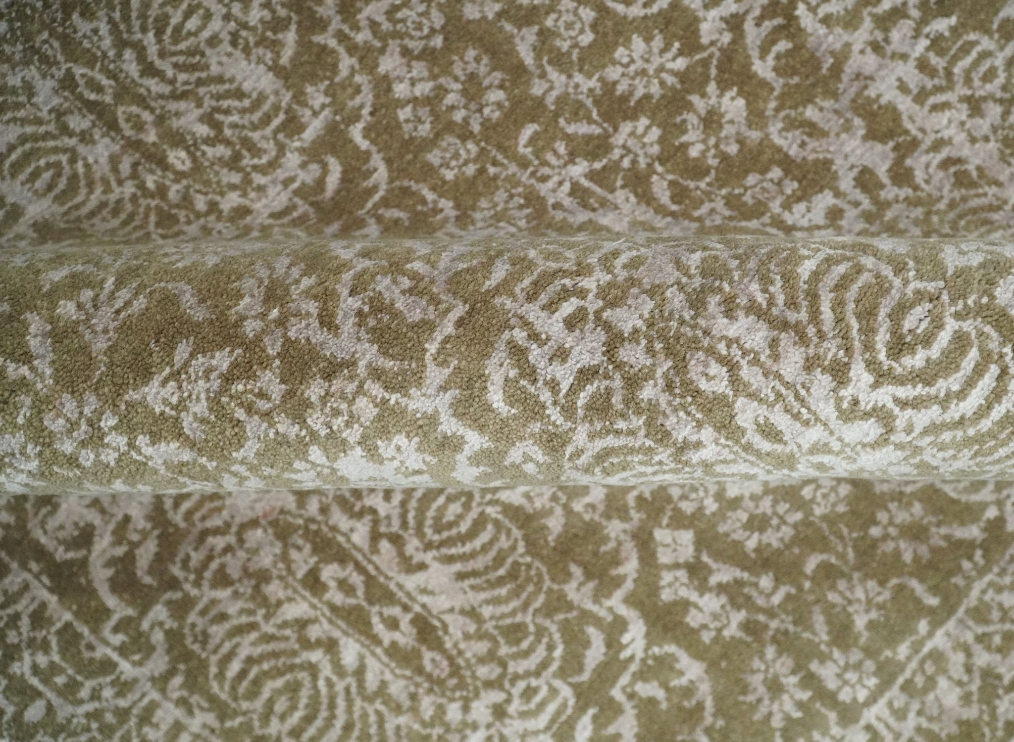 4x6 Fine Hand Knotted Olive and Silver Traditional Vintage Persian Style Antique Wool and SIlk Rug | AGR16 - Arte House