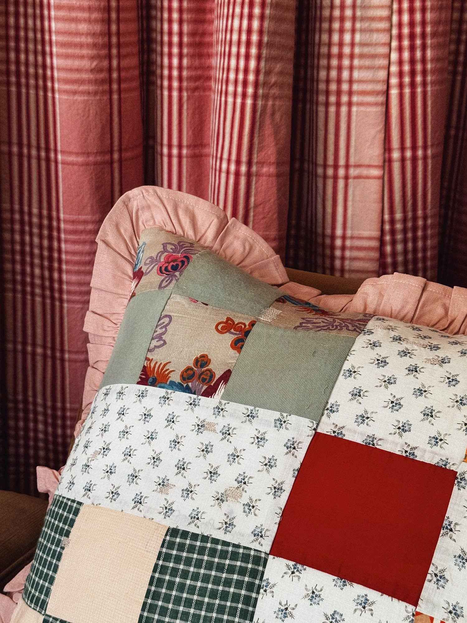 Patchwork Quilt Pillow Sham, Pink Ruffle