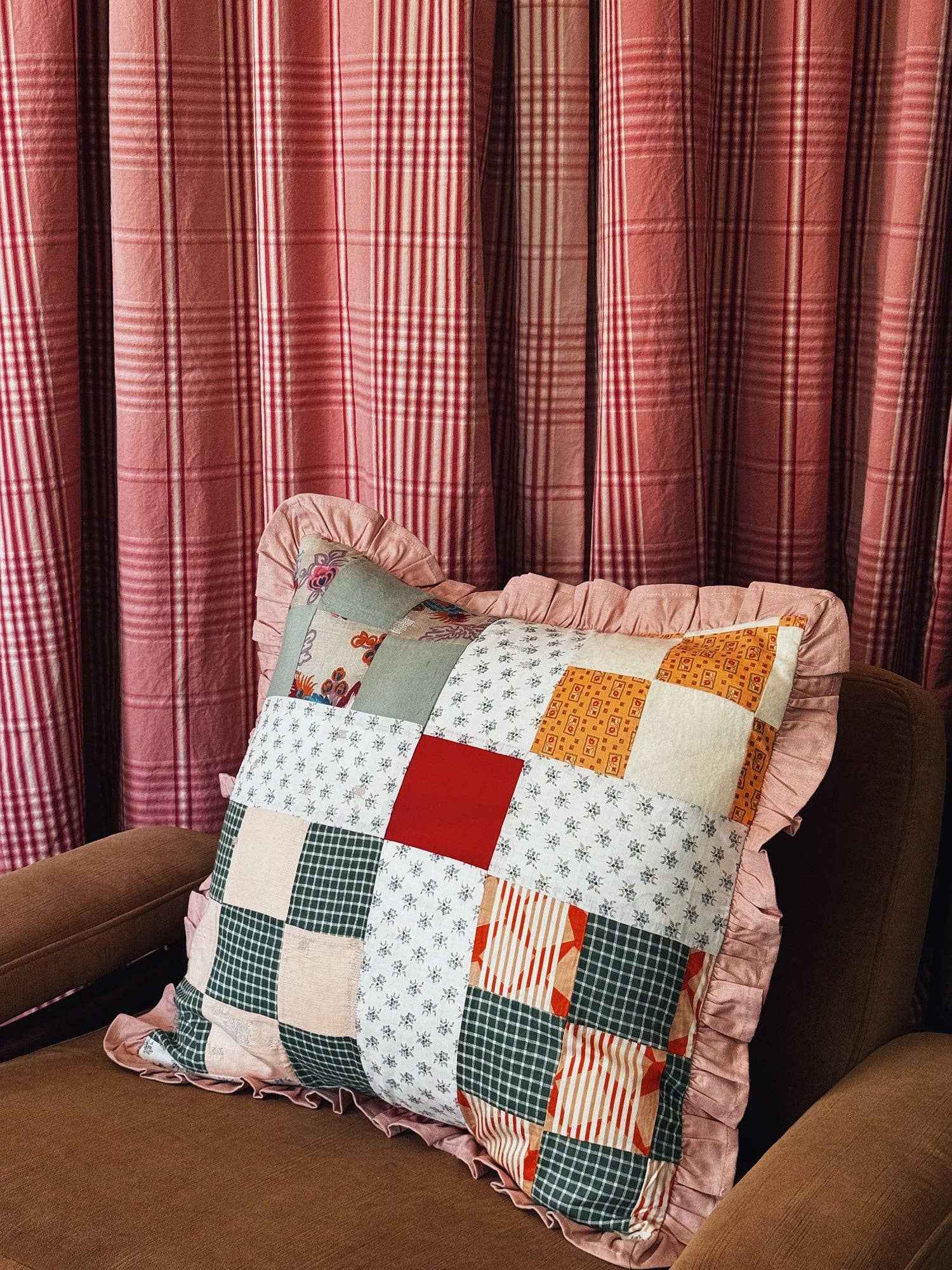 Patchwork Quilt Pillow Sham, Pink Ruffle