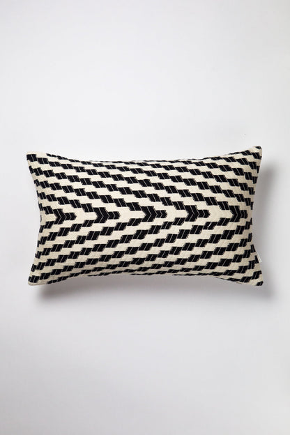 Almolonga Zig Zag Pillow - Black and White