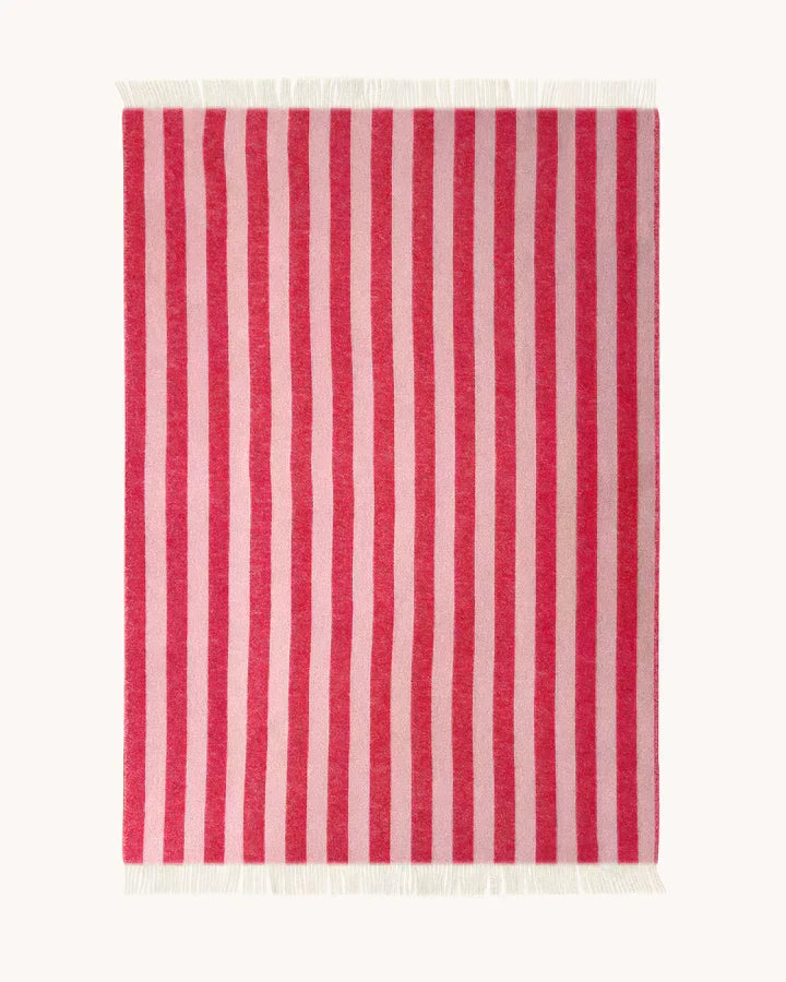 Blanket CANDY WRAP Pink / Cherry 4.25 x 6.5 ft - Arte House