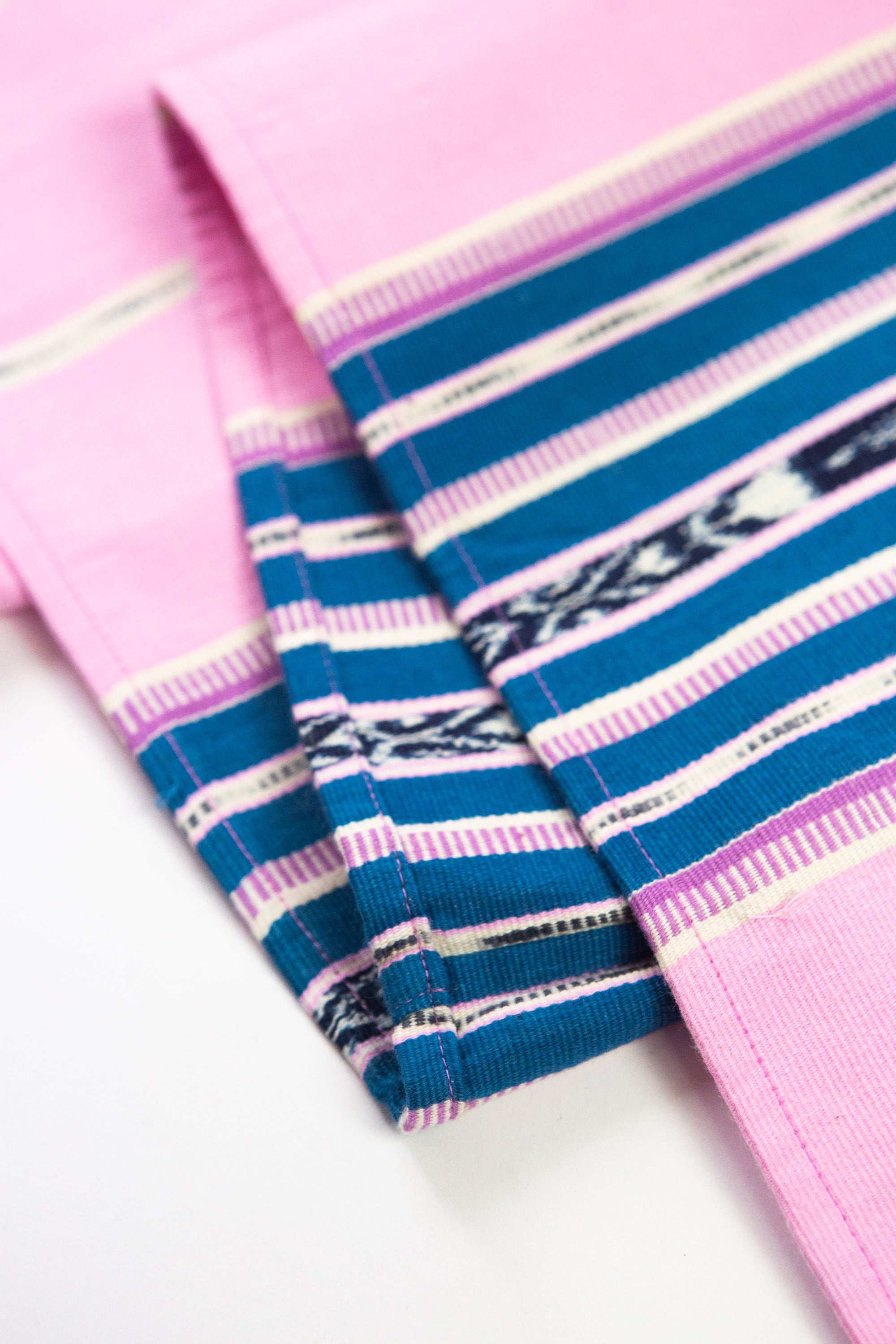 Cantel Runner - Pink & Blue - Arte House