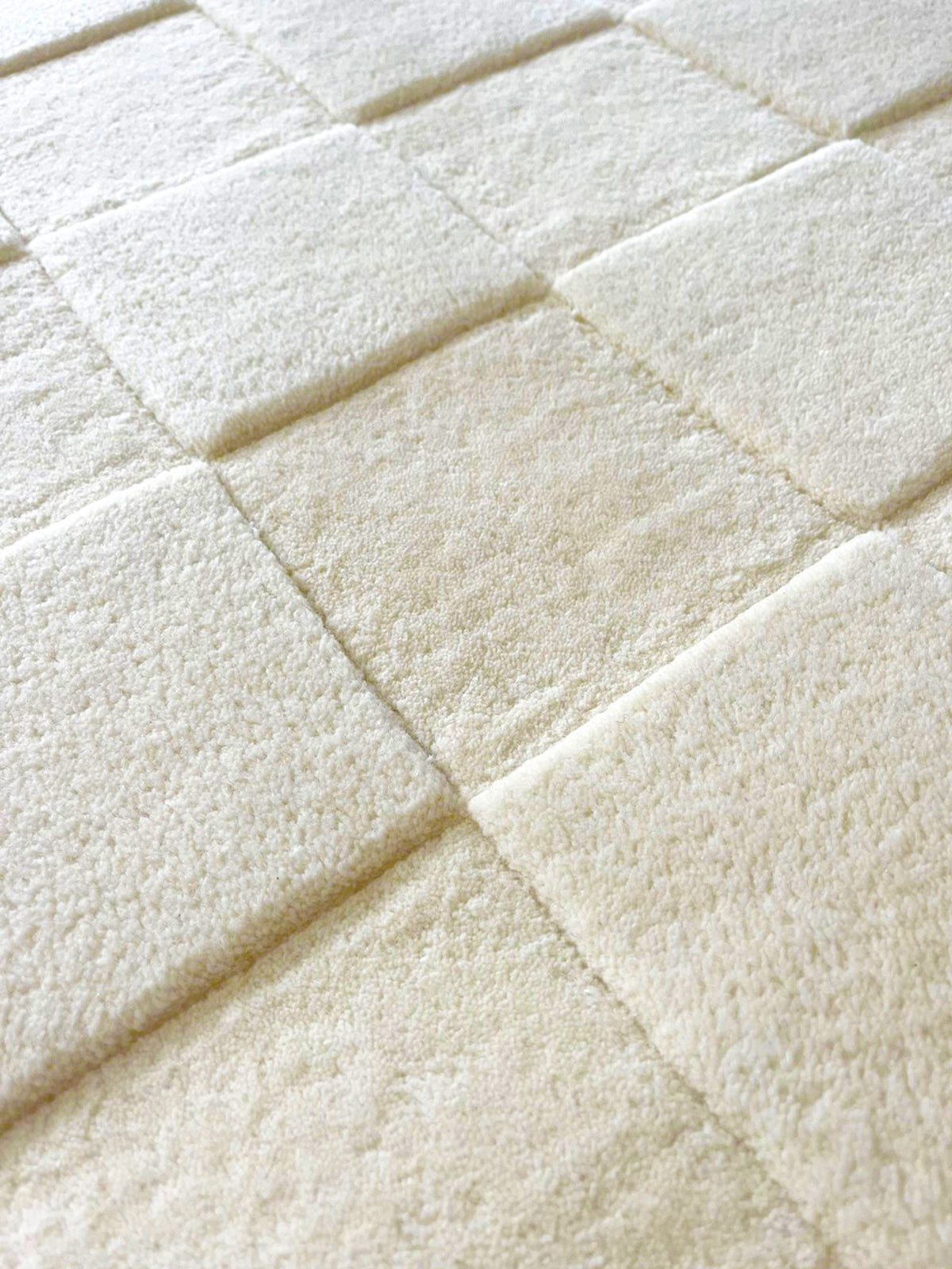 Rug CHECKERBOARD Off White 3.9 x 5.9 ft - Arte House