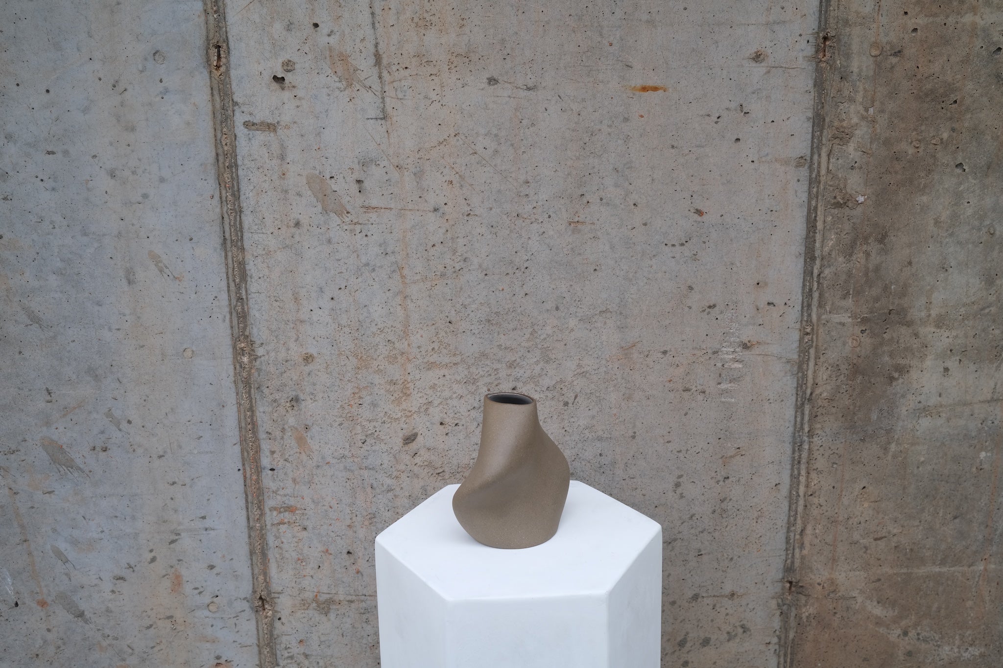 Torso Vase - Arte House