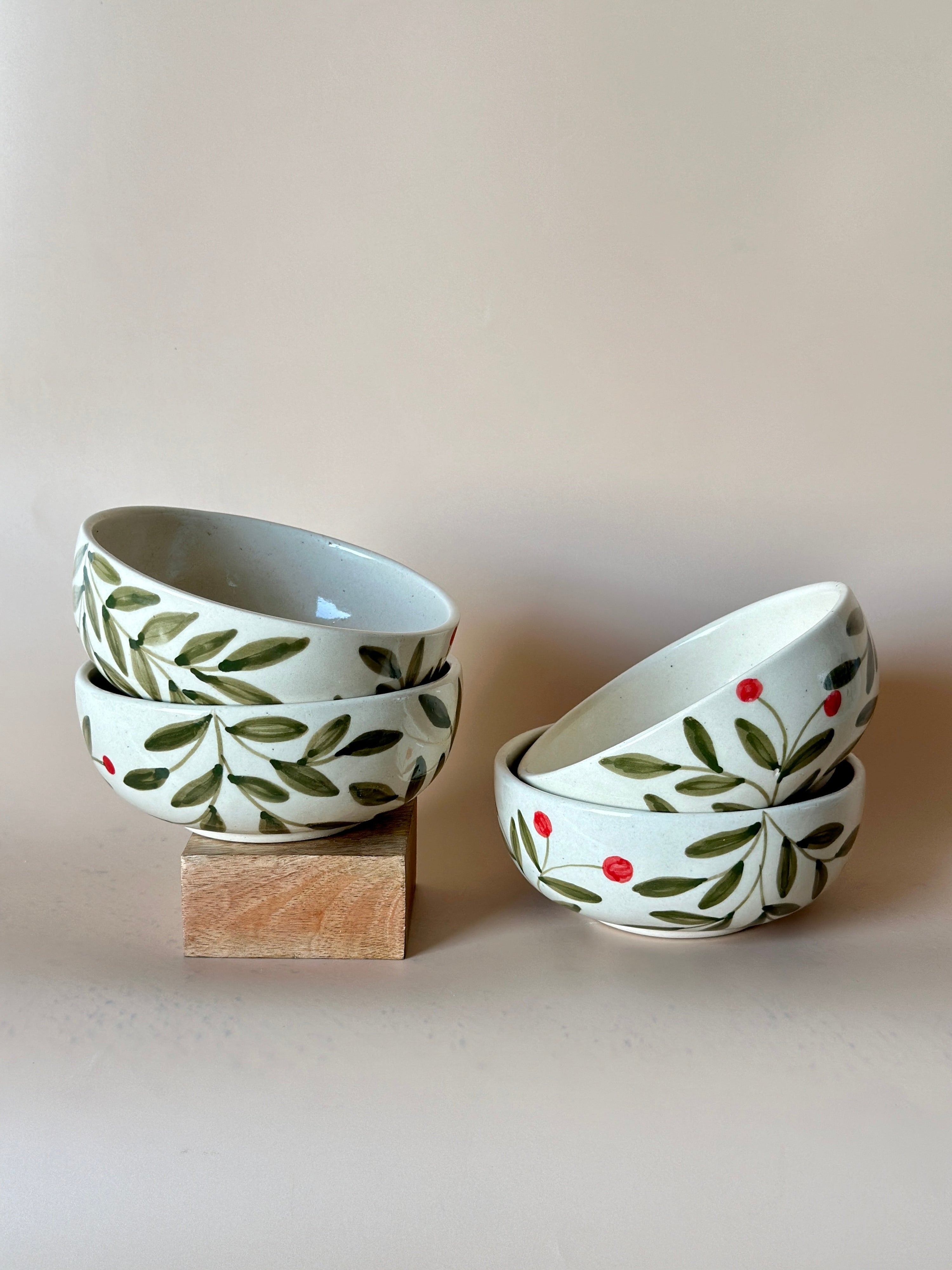 Holly Leaf small Bowl, Olive 2.5x5.5 Inches  (Set of 4) - Arte House