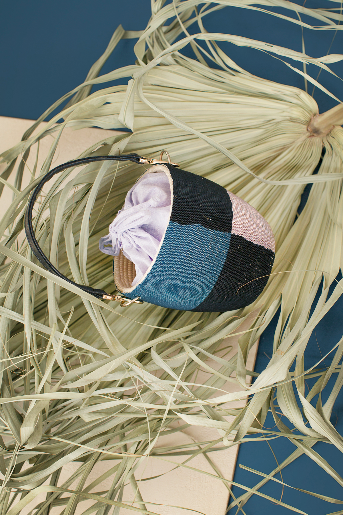 Ingwe Beaded Colorblock Bucket Bag - Arte House