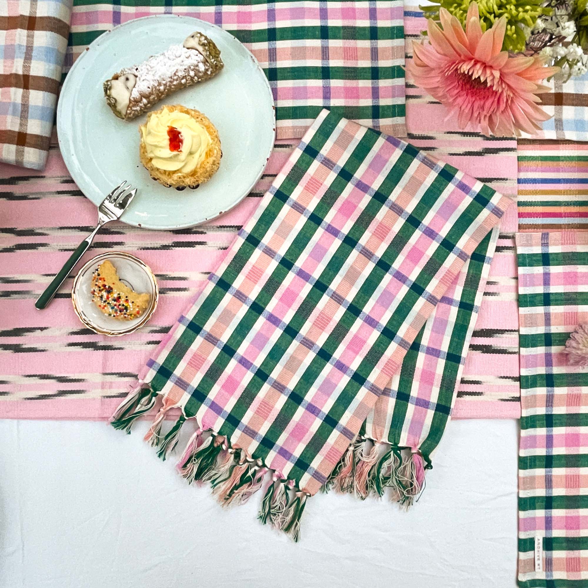 Xela Light Pink Jaspe Table Runner - Arte House