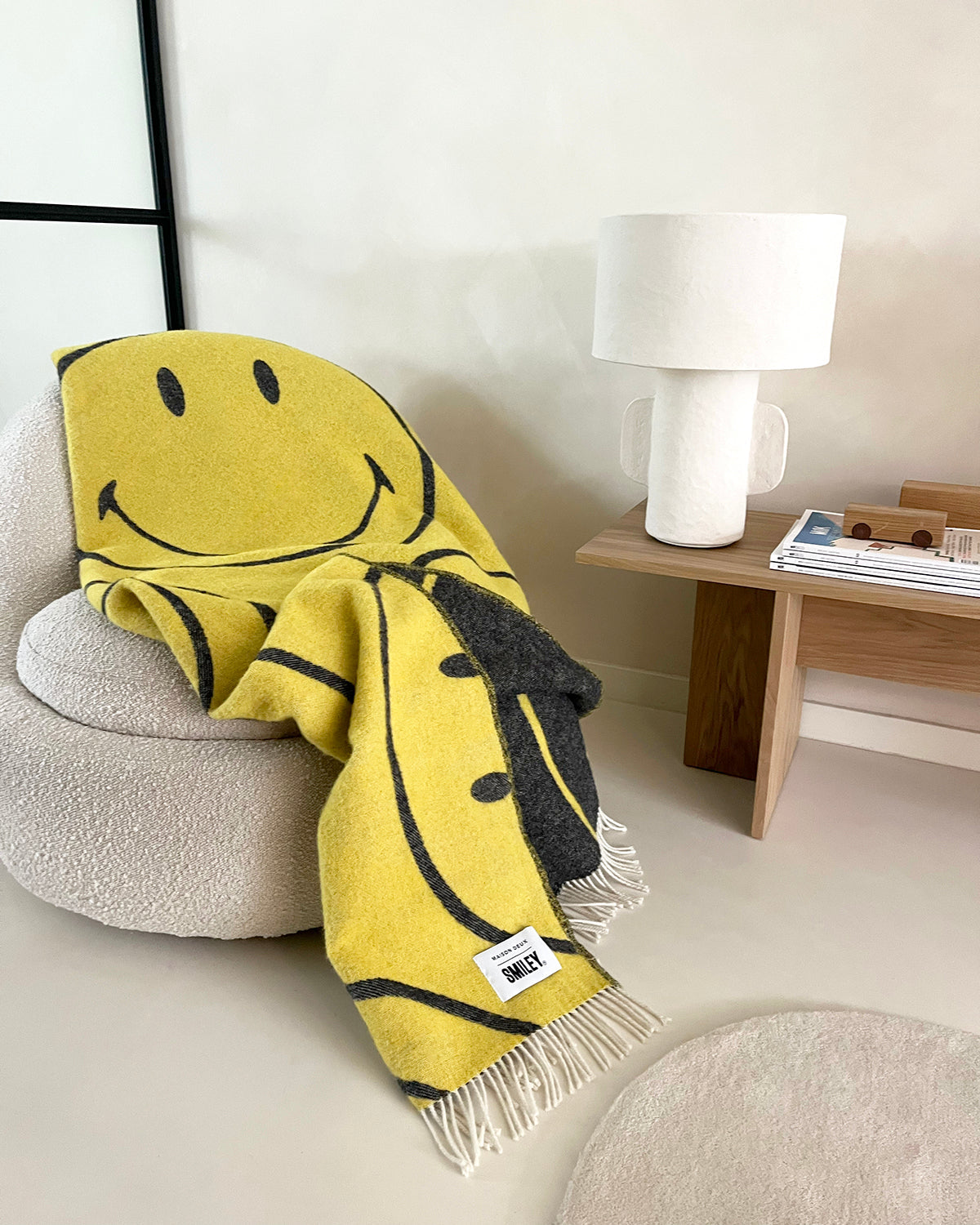 Blanket SMILEY Yellow / Black Print 4.25 x 6.5 ft - Arte House