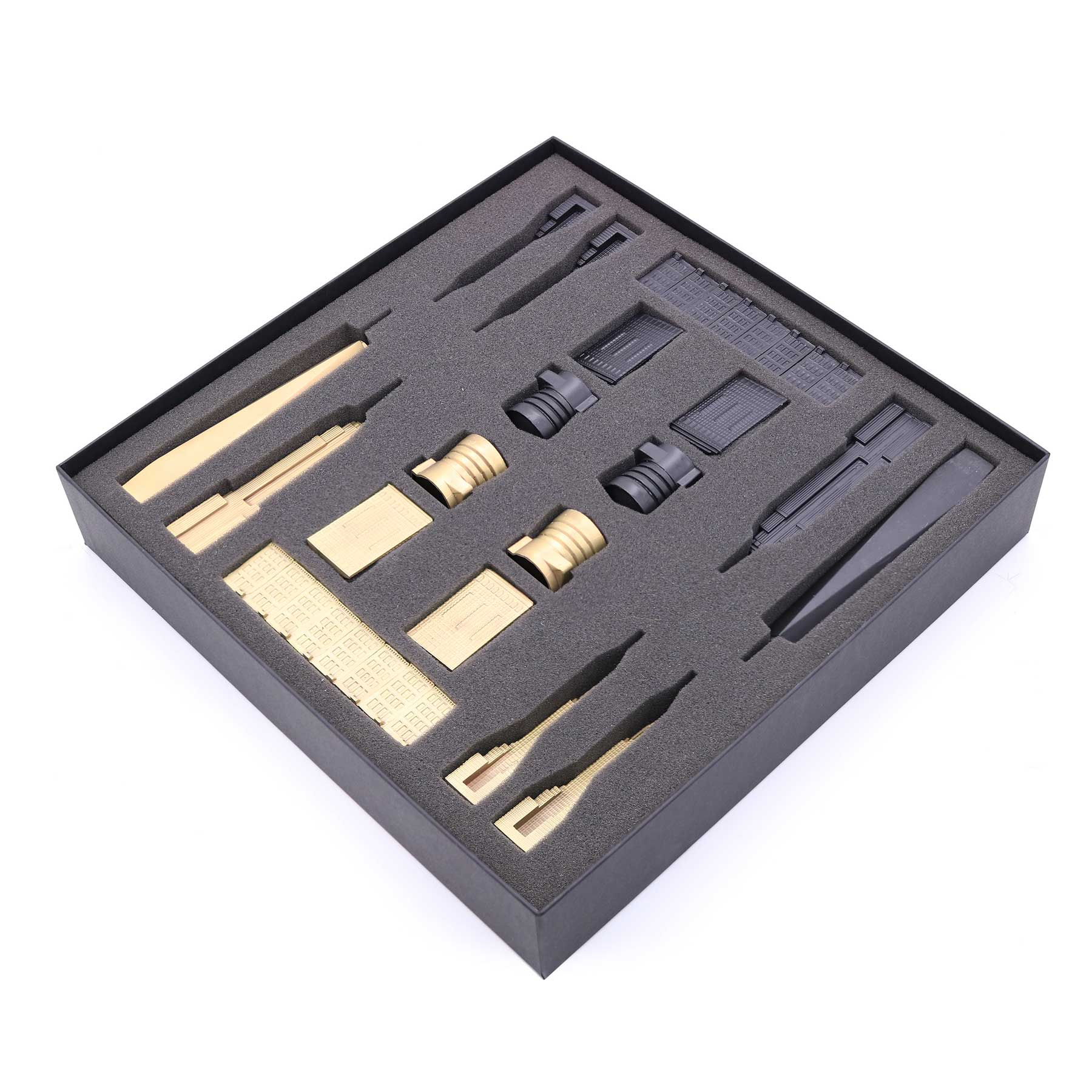 Chess Set Luxury Bronze NEW YORK Edition with Marble Hatch Board - Arte House