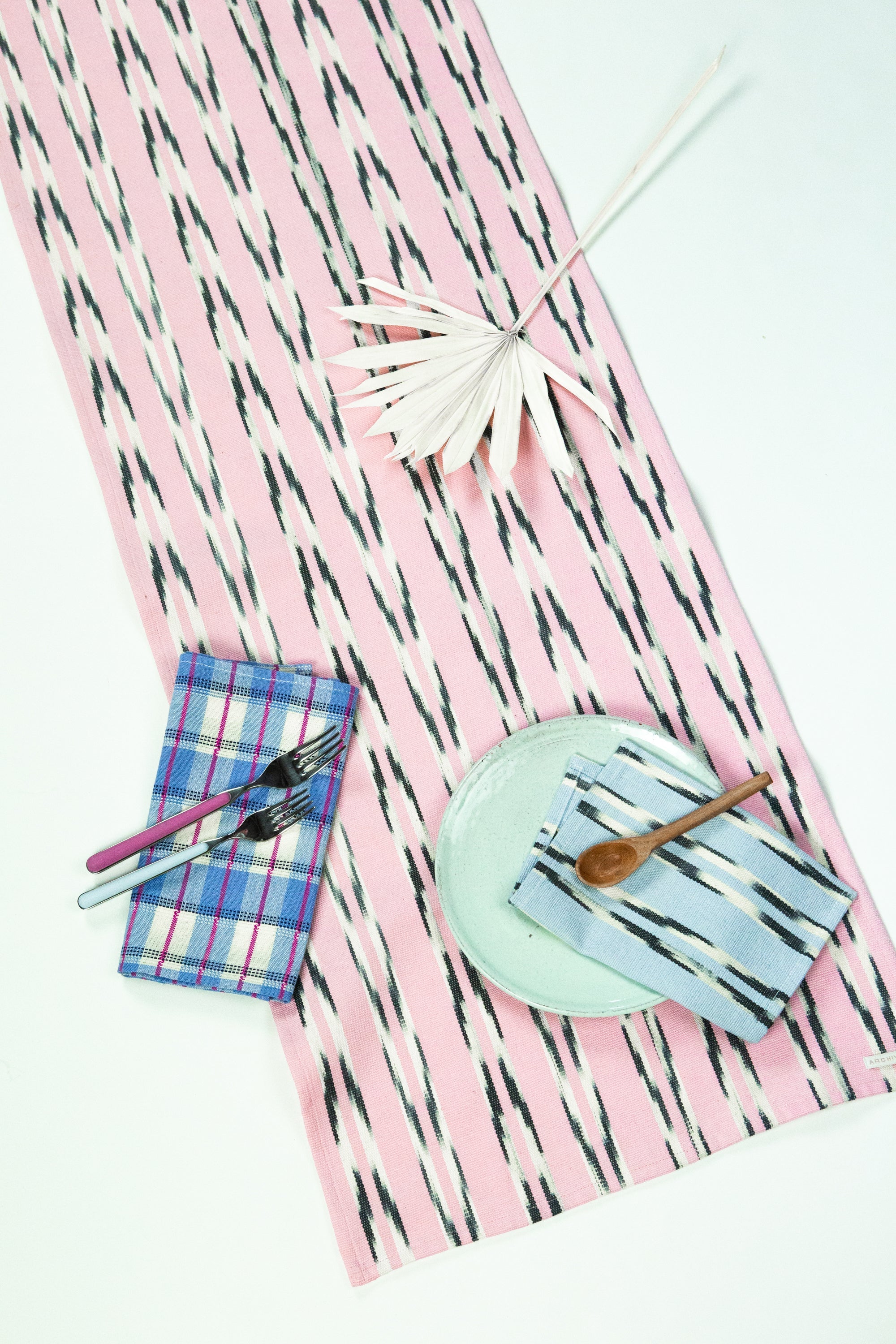 Xela Light Pink Jaspe Table Runner - Arte House