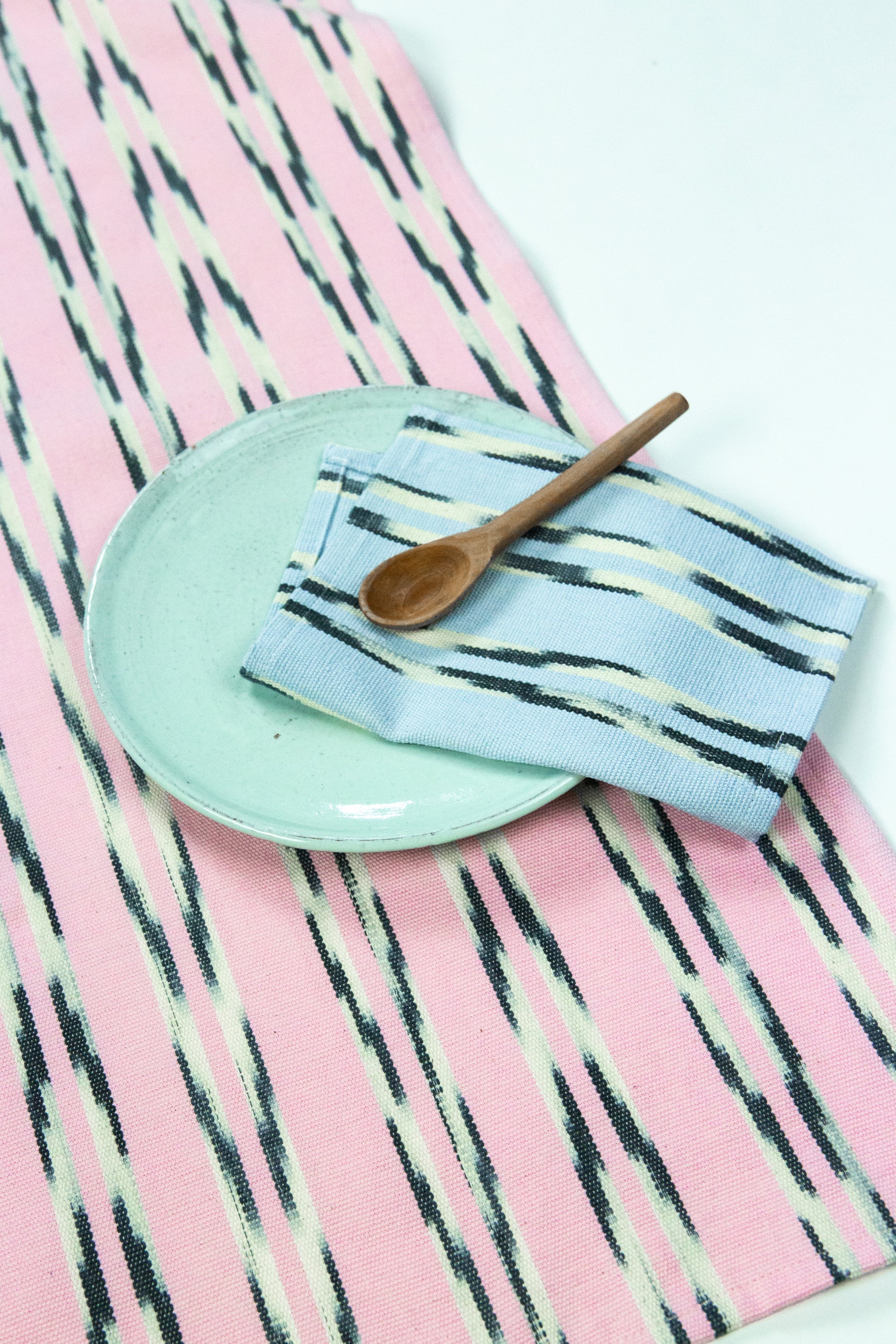 Xela Light Pink Jaspe Table Runner - Arte House