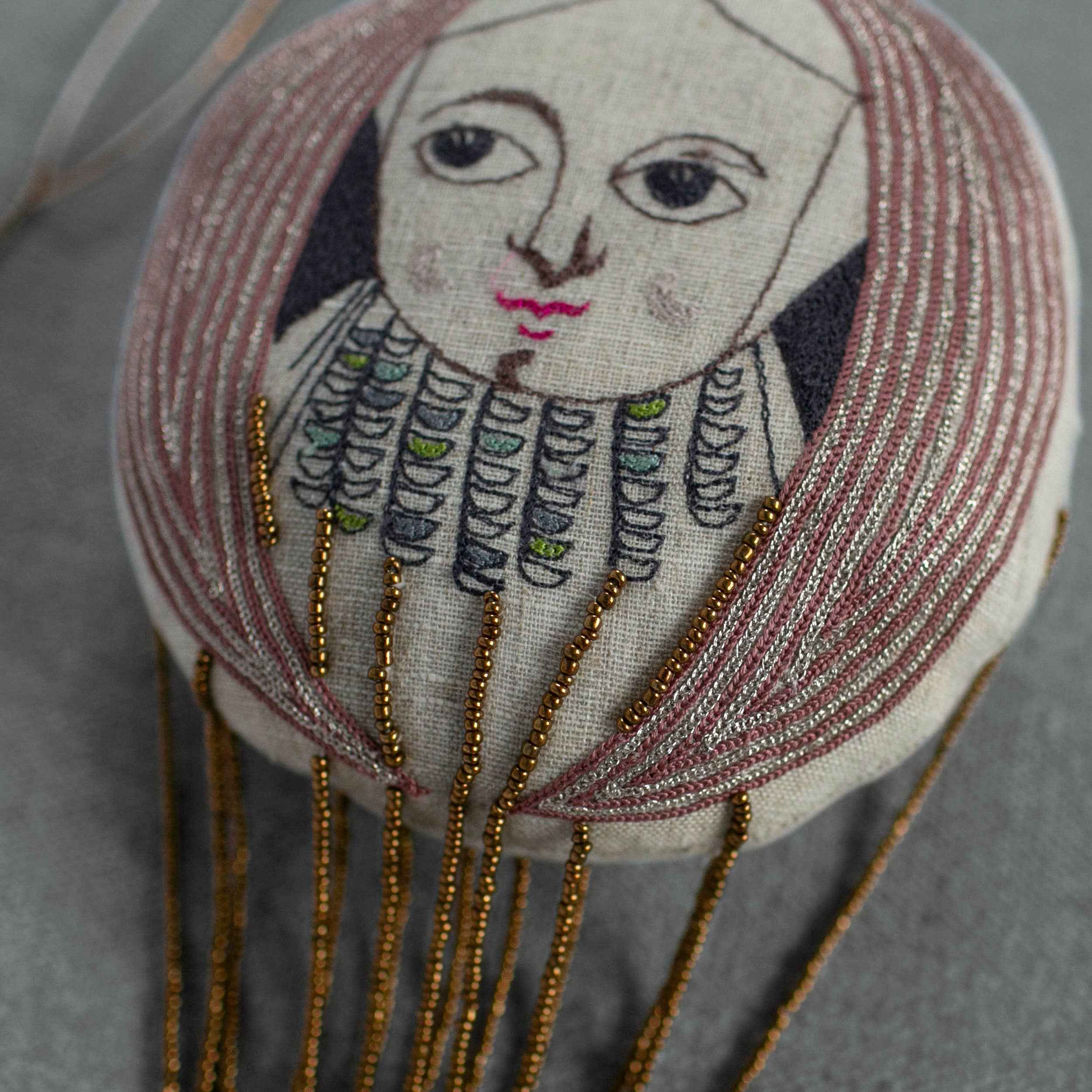 Wonderful Wizard / Balloon, Oz Wallhanging, Ornament, Token