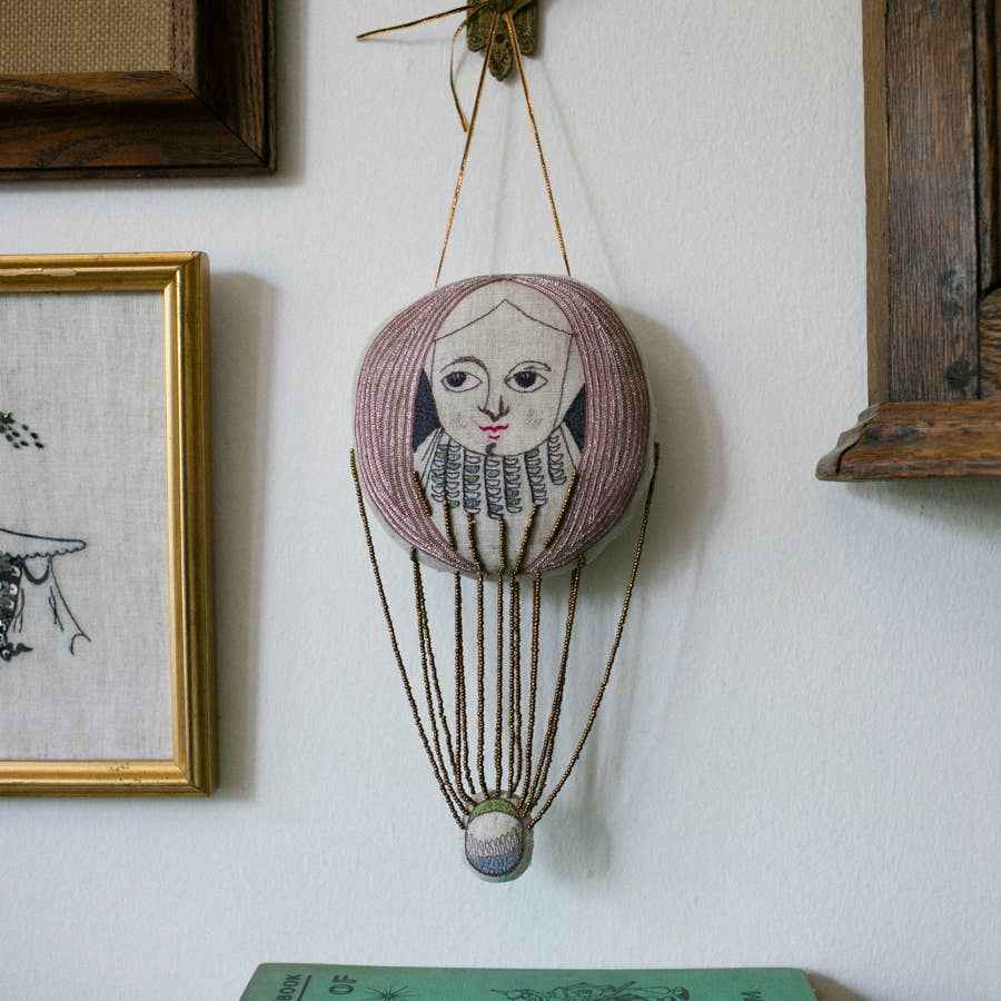 Wonderful Wizard / Balloon, Oz Wallhanging, Ornament, Token