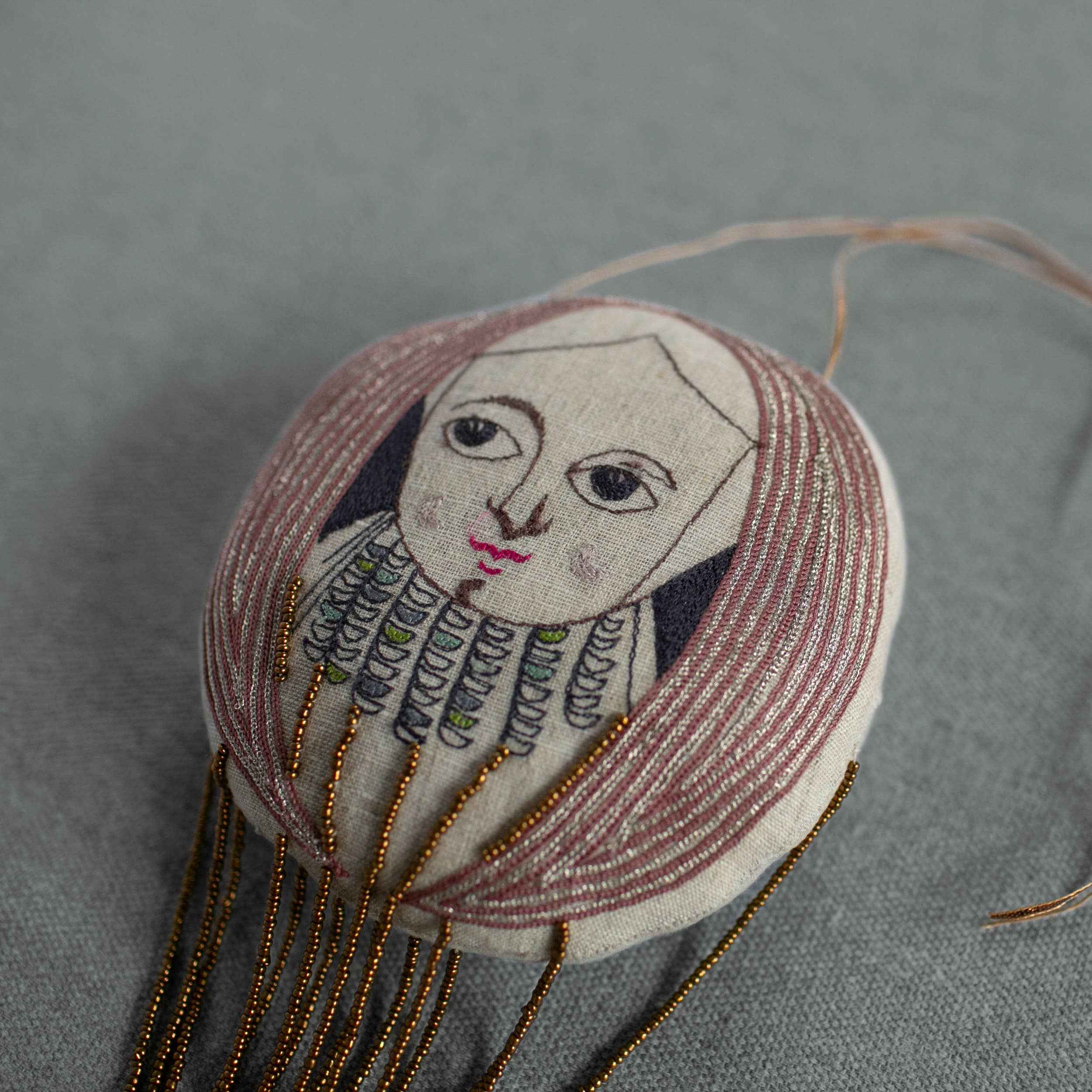 Wonderful Wizard / Balloon, Oz Wallhanging, Ornament, Token