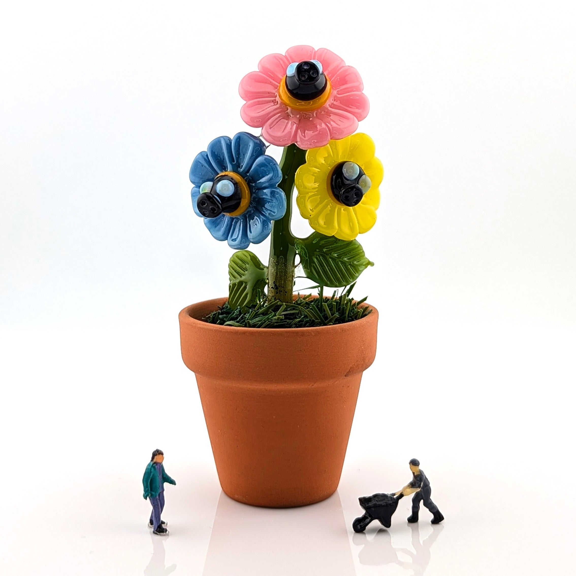 Ethan Windy "Gas Mask Shrub" Glass Sculpture - Arte House