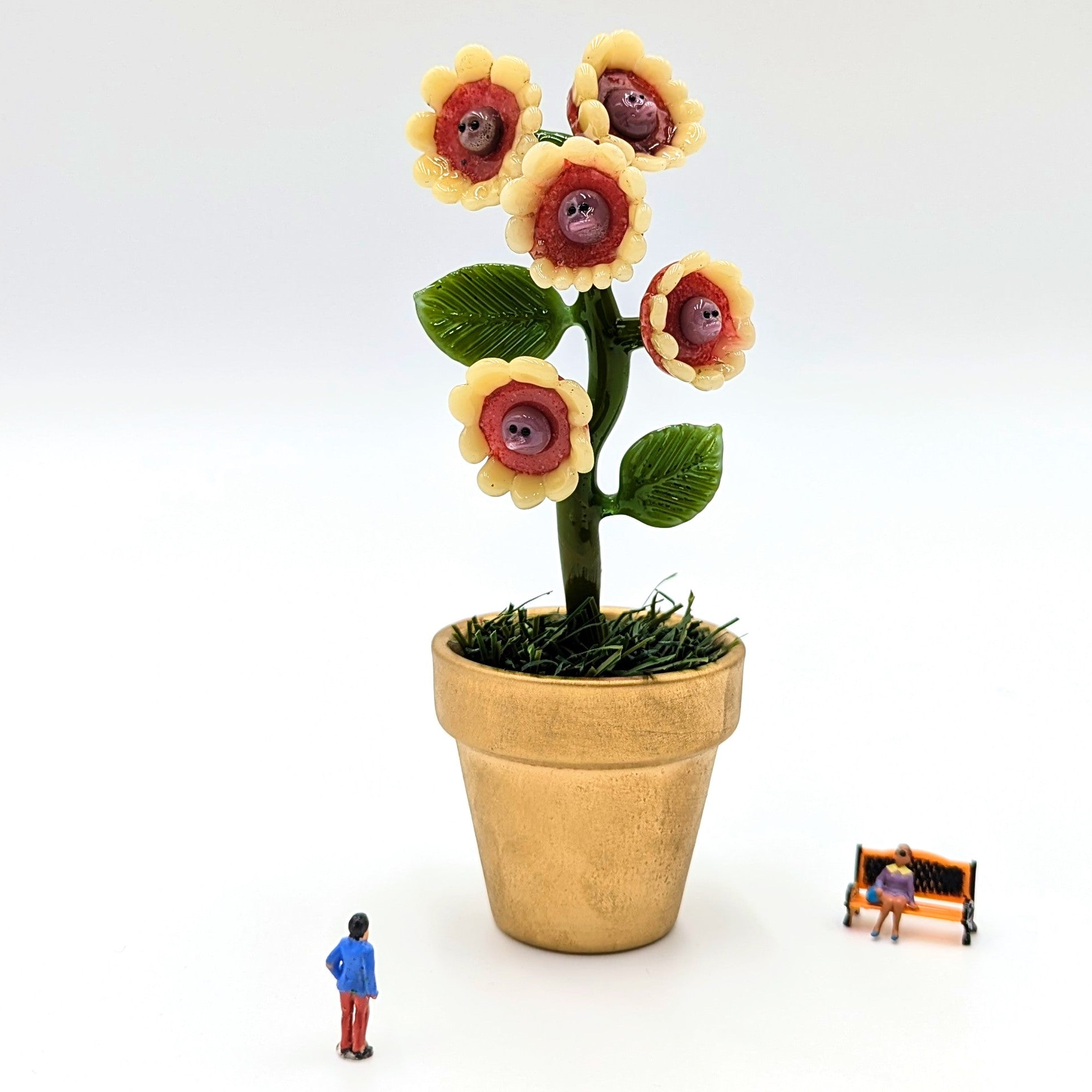 Ethan Windy "Hygien-ica Bush" Glass Sculpture - Arte House