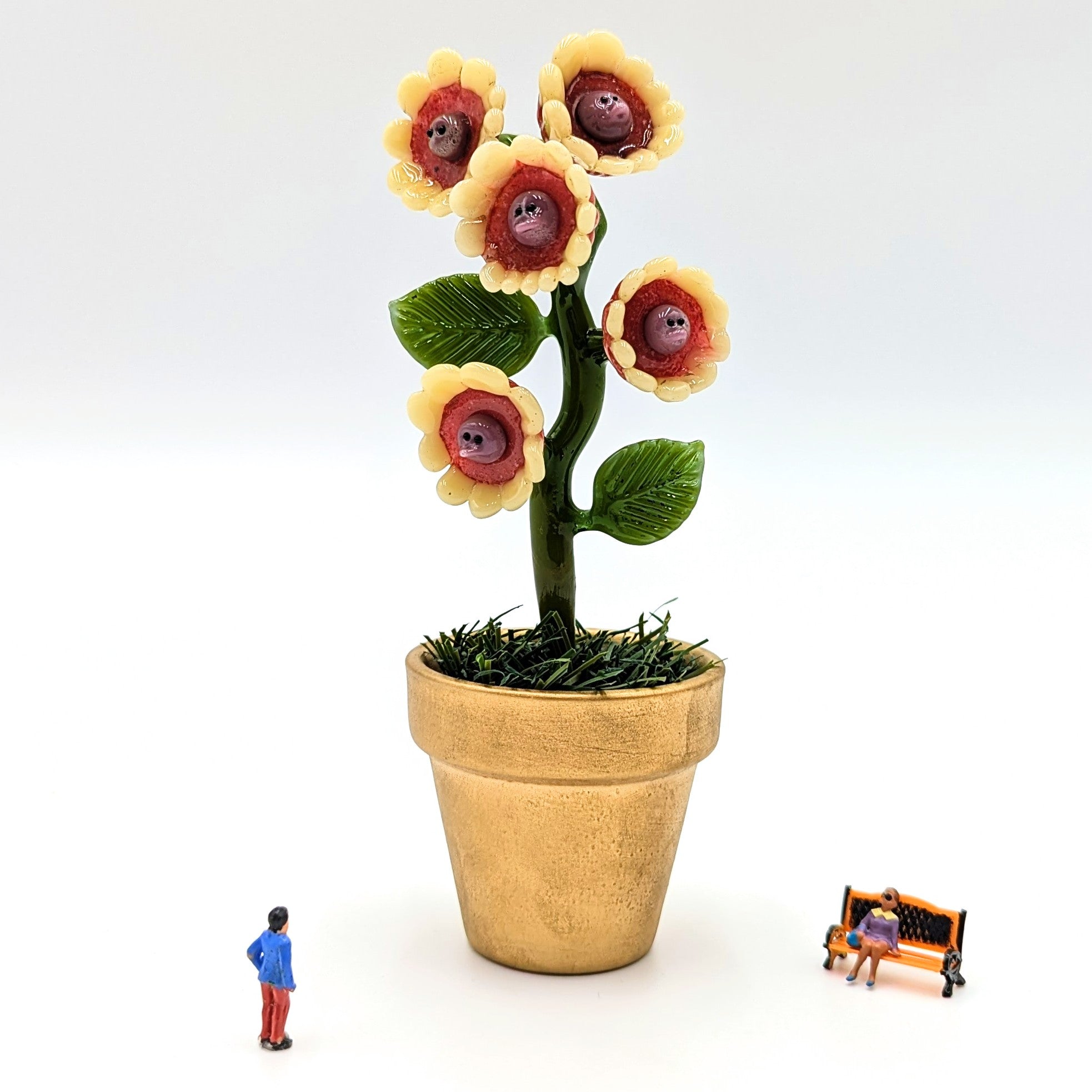 Ethan Windy "Hygien-ica Bush" Glass Sculpture - Arte House