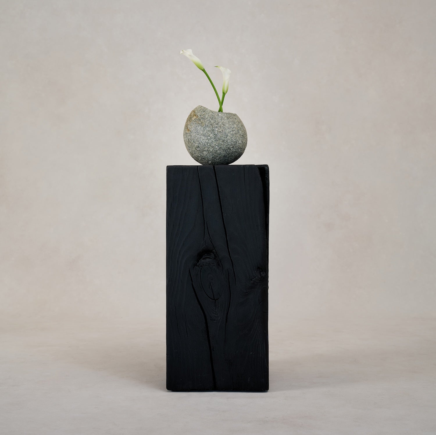 River Stone Vase - Arte House