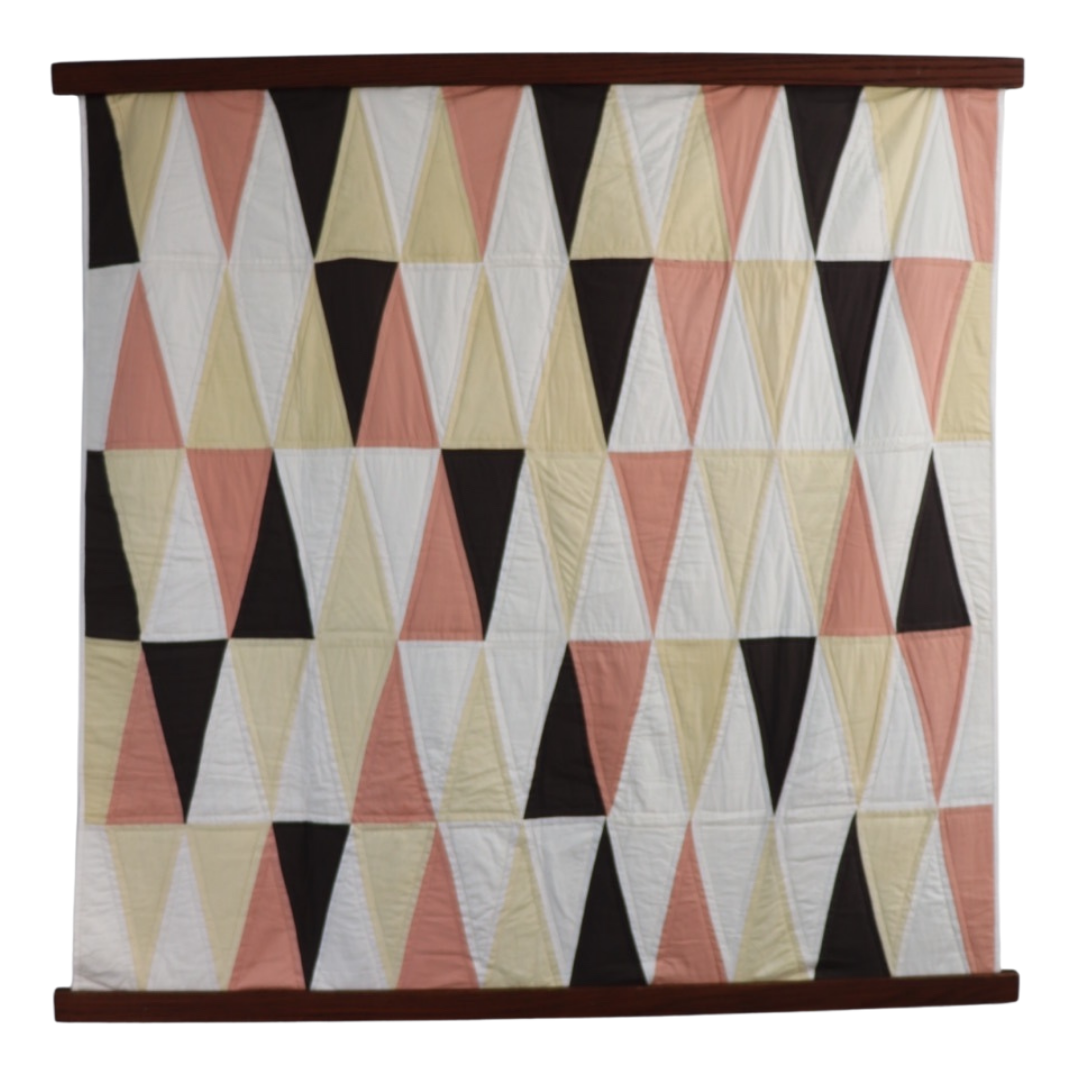 PeaceQuilts Special Edition Quilt - Triangles - Arte House