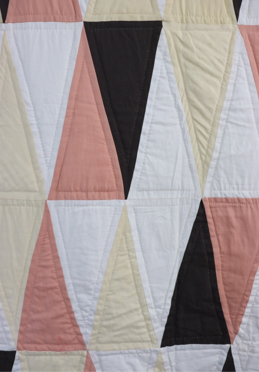 PeaceQuilts Special Edition Quilt - Triangles - Arte House