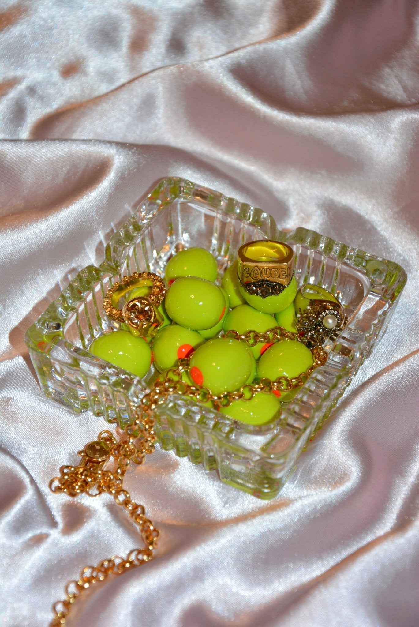 OLIVE ELEGANCE