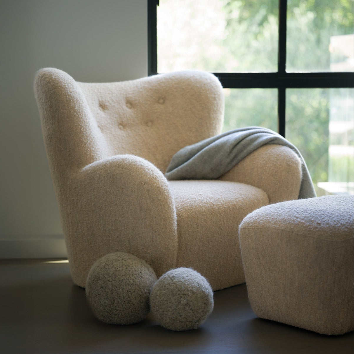 Papa Teddy Ottoman - White Boucle