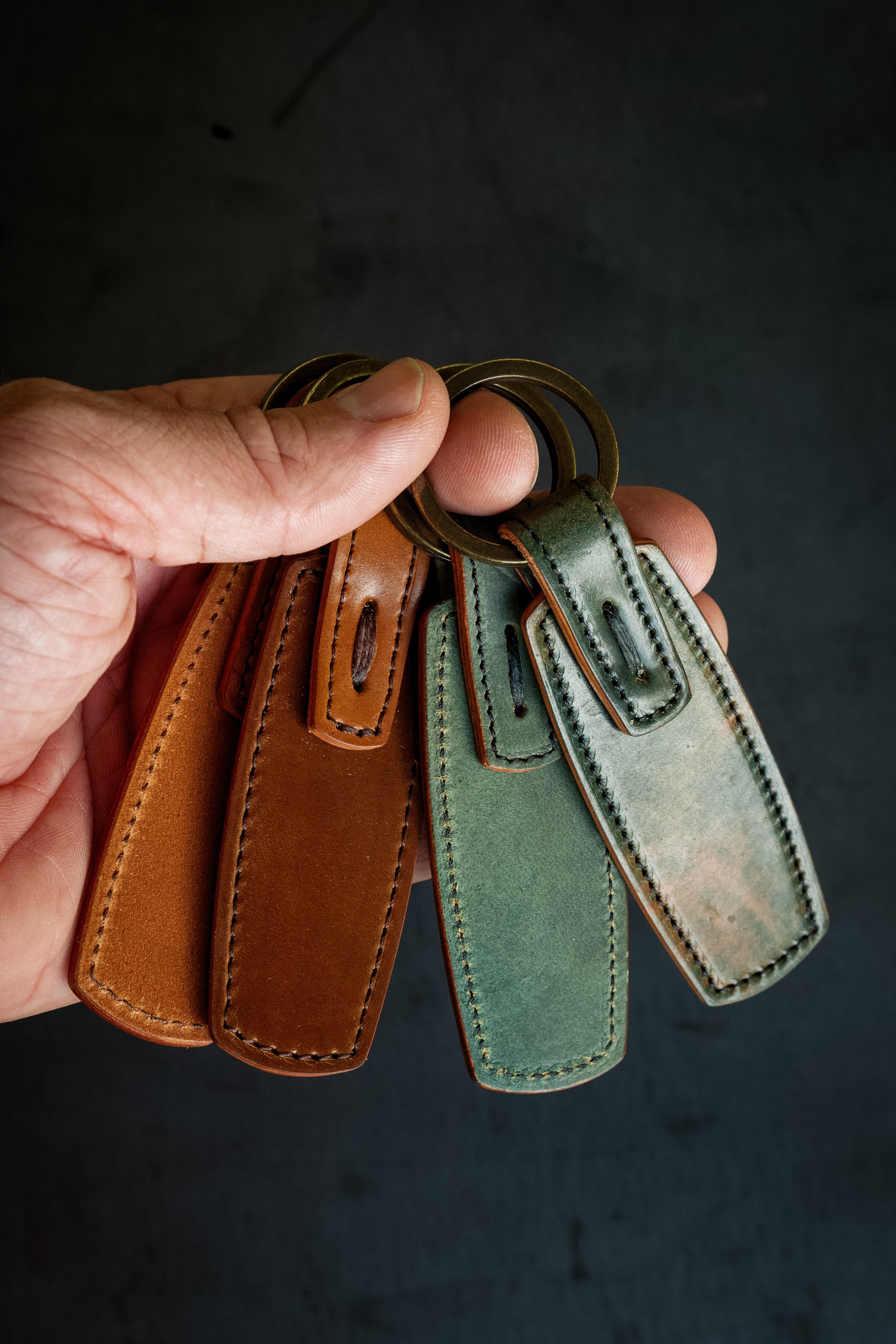 Rover Key Ring - Reverse Black Horween Shell Cordovan - Arte House