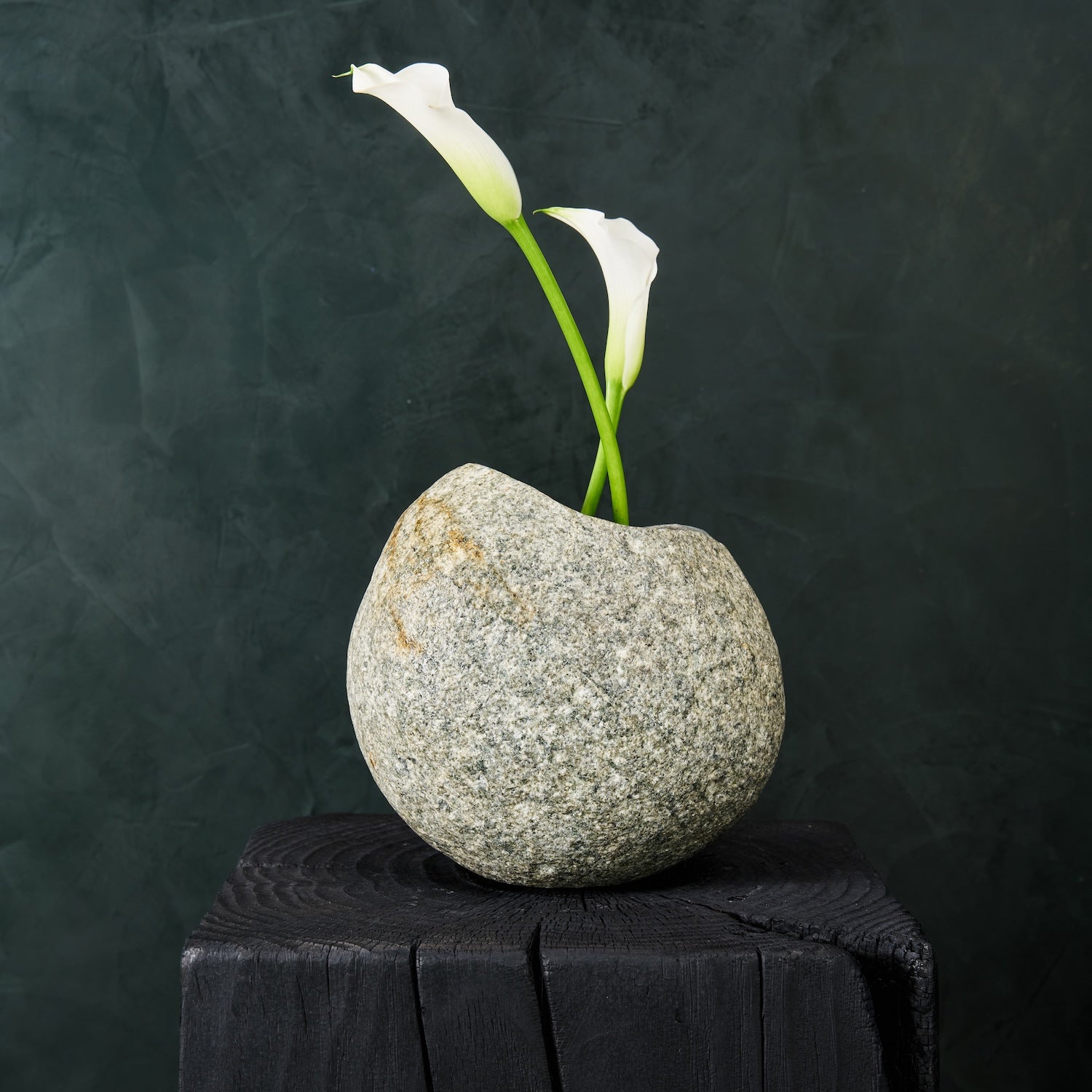 River Stone Vase - Arte House