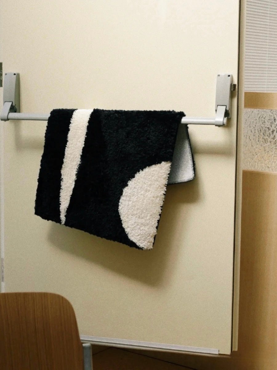 Ultra Soft Contemporary Abstract Bath Rug, Absorbent, Anti-slippery Mat