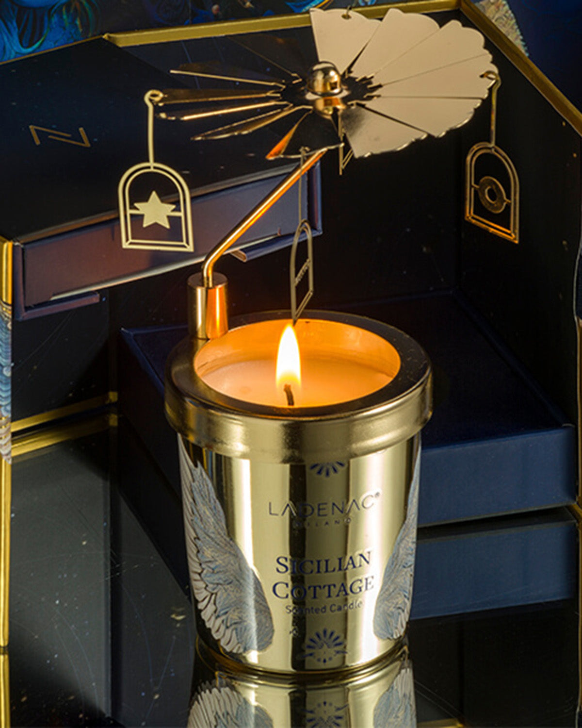 Candle in Jar SICILIAN COTTAGE WITH CAROUSEL Bergamot, Osmanthus, Heliotrope, Amber, Patchouli, Vanilla  75gr - Arte House