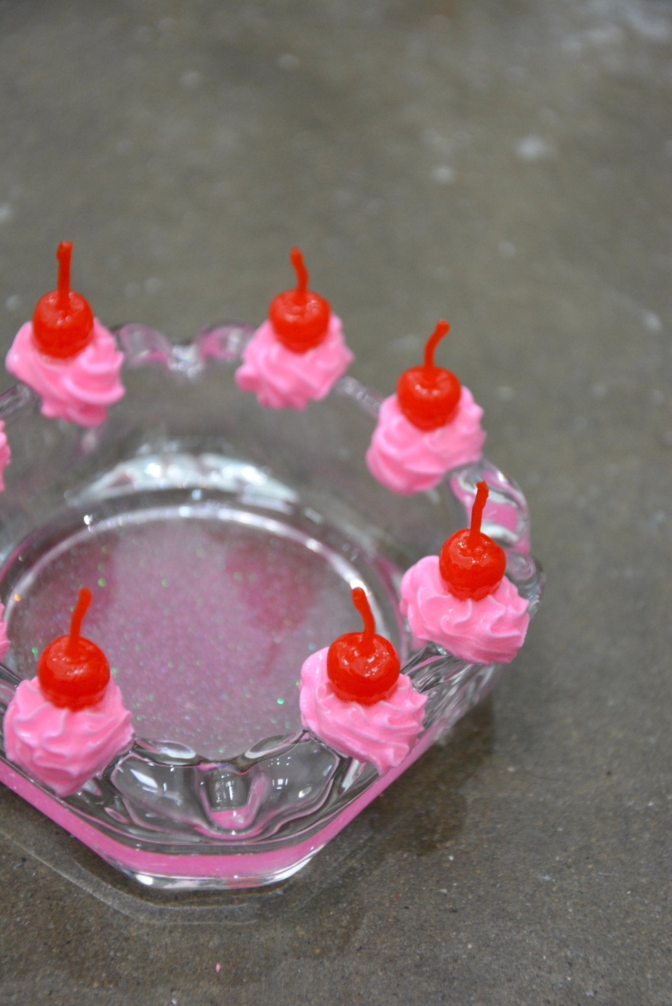 WILD CHERRY ICING ASHTRAY